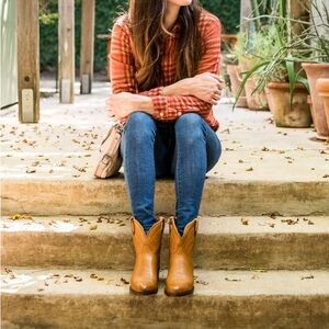 “The Penny” Tecovas Women’s Booties in Desert Calf